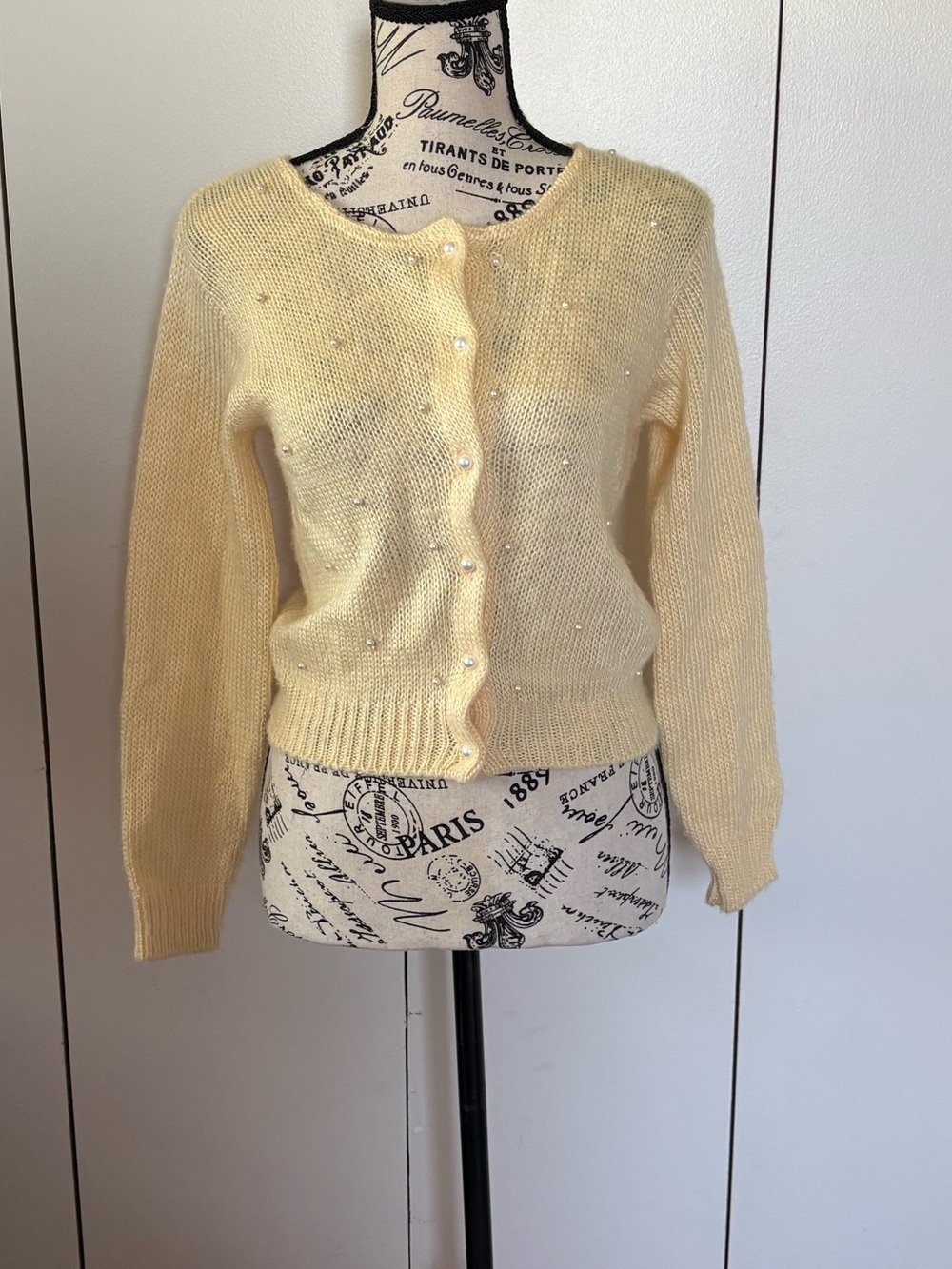 Vintage Women's Cream Yellow Button-Up Sweater Cardigan